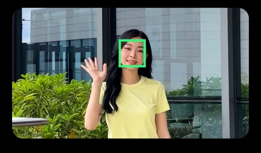 Smart XE | 3-Axis Foldable Smartphone Stabilizer